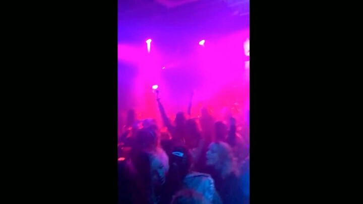 Everyone's reaction when Taylor Swift's "Cruel Summer" played at a party