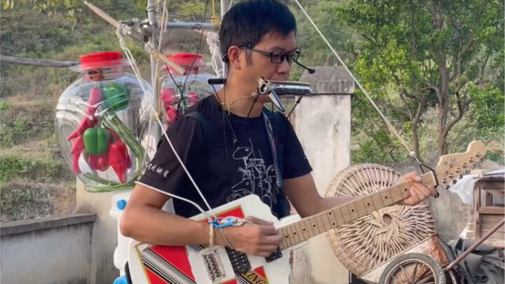 Hoàng tử đánh trống biểu diễn một mình bản nhạc “Tôi và đất nước tôi”, chúc mừng sinh nhật mẹ Tổ quố