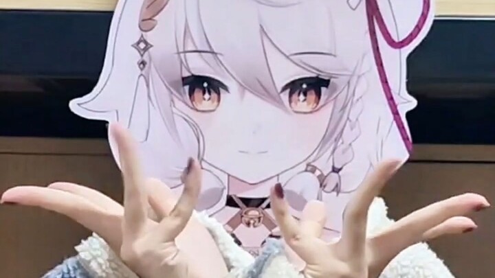 Terima bunga dari pembawa acara virtual——!