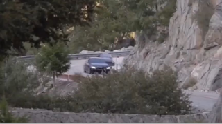 รถก็แอบเข้าไปในทาง