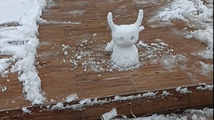 Gặp tình cờ tiểu kỵ sĩ trong khuôn viên trường