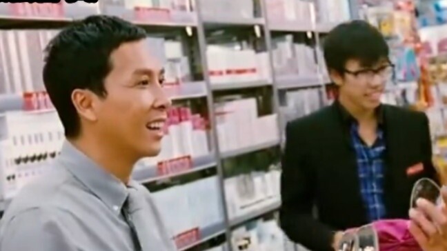 Siapa yang paling jago merias wajah di Foshan? Tentu saja Ip Man! Mungkinkah itu saya?