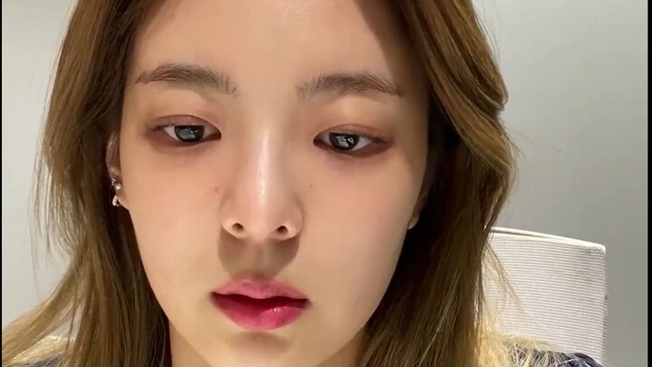 Không cười ngốc nghếch chính là tiểu thư khuê các Choi Ji-soo