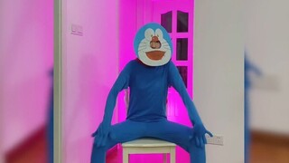 原来擦边这事也需要天赋，明明是擦边的动作，却跳出了铿锵有力的坚定。