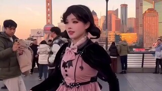 Barbie Robot Dance