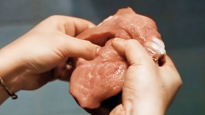 ผลงานระดับสุดยอดของหนังแหวกแนวสุนัขเหลืองอย่าง "ไวรัสอีโบลา" ดูจบแล้วถึงกับกินข้าวไม่ลง