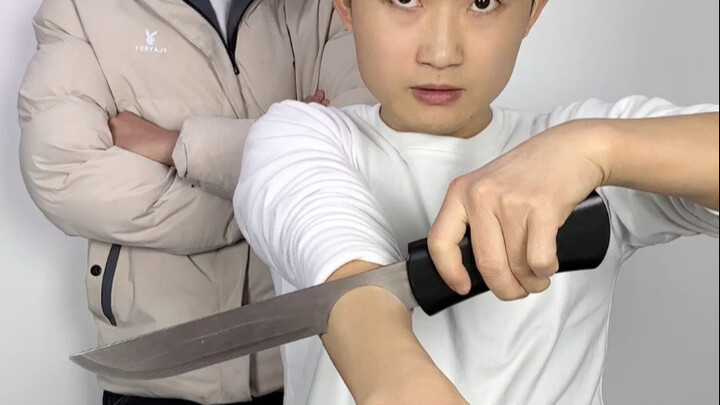 表弟面前露一手，结果惨遭打脸！