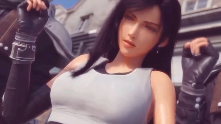 Claude: It's unbearable to cut Tifa's clothes