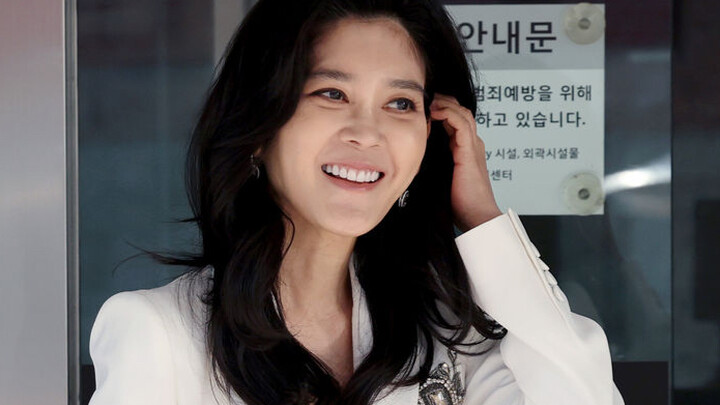 Li Fuzhen, aren’t you really considering a career in the fashion industry?