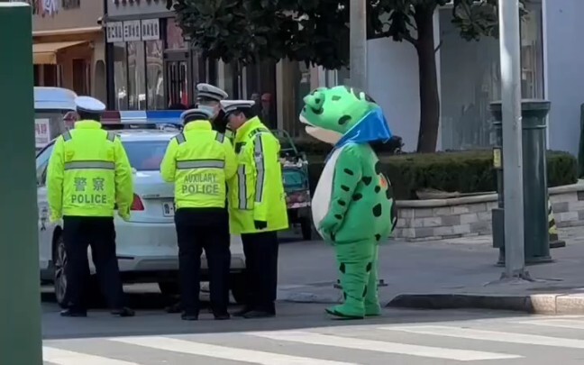 蛙蛙找到心工作了，不用卖娃了