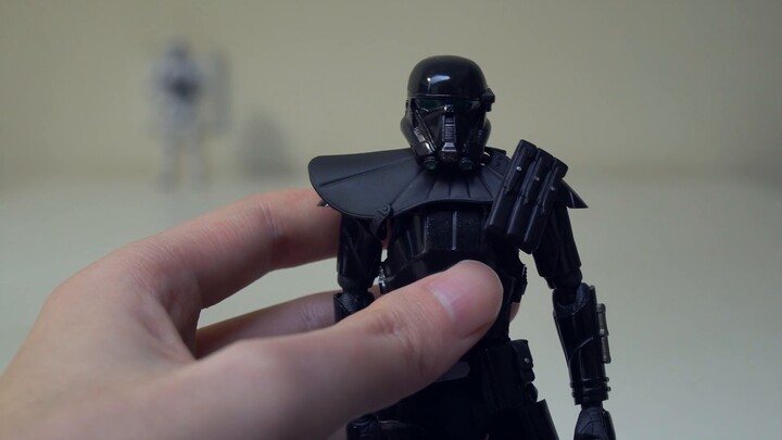 The best 6-inch Death Soldier? Mafex No.44 [Slowest to open]