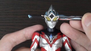 Một tia cảm hứng.gif SHF Ultraman arc hình vòng cung nhỏ có thể di chuyển được