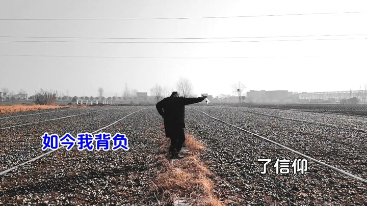 عندما أُسدد كل ديوني، سأرقص بالتأكيد بأناقة تفوقه. هذه المرة أودّع موطني وأبدأ رحلتي في الترحال.