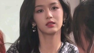 周也 冷脸的神