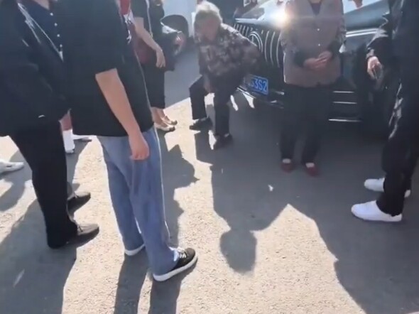 好一个健步如飞