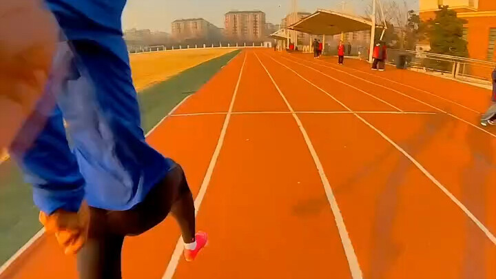 Coach runs the final 200 with me!