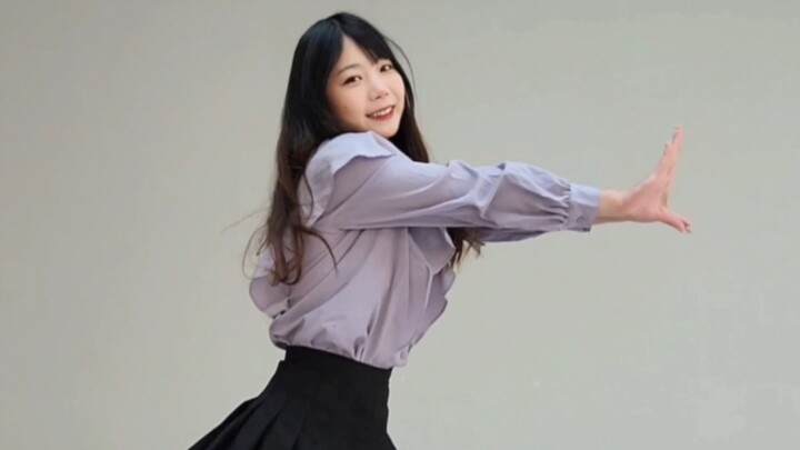 cô giáo  cô giáo～(˵¯͒〰¯͒˵)