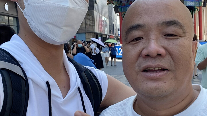 شِيَانْغ، شارع تشونغجي: لقاء مفاجئ مع "السكين المقطّع" وفوائد جثة البودرة.. أتمنى لي مثانة قوية وركل