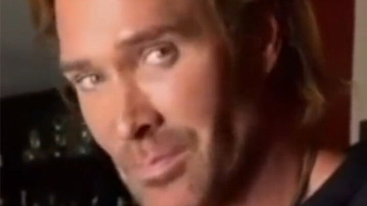 Mereka semua memanggilku Kakak Ayam (anak kecil)