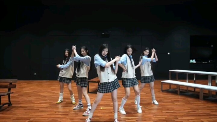 不是吧，还有人没看过HYEIN观赏性极强的这段走位吗