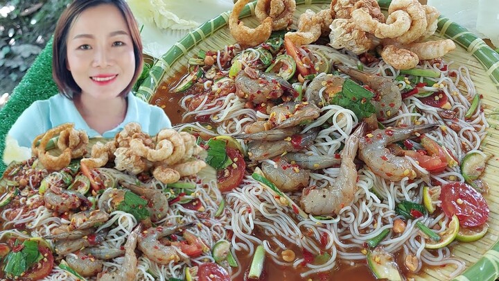 ตำข้าวปุ้นใส่กุ้งสด แซ่บนัว