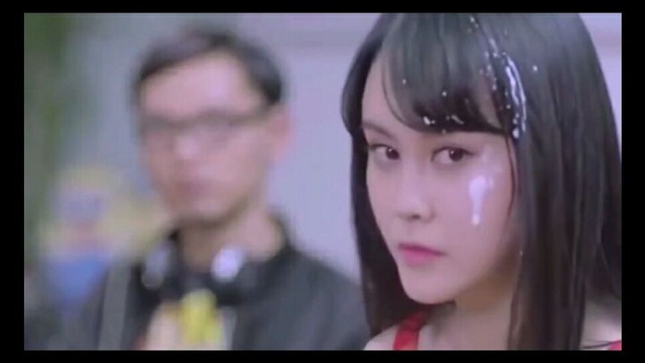 لا أعرف كم مرة شاهدته! معلوماته صعبة جدًا.