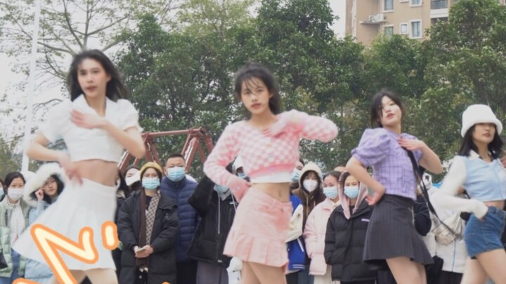 Cool summer or scorching winter? High school students perform a cover of "Ice Cream" on a roadshow [
