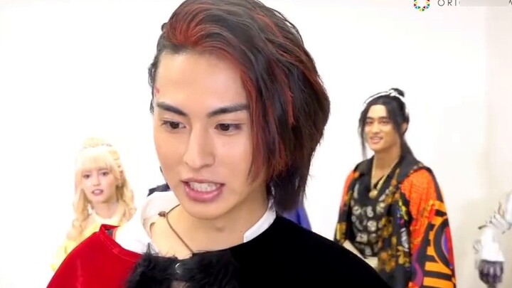 [Personal Chinese subtitles] The cast went berserk during the interview of the Super King Relay of t