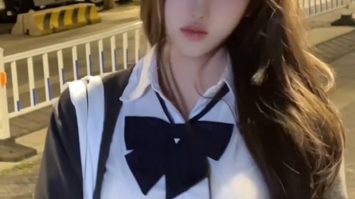 Baru-baru ini aku demam dan radang tenggorokan baru aja mulai mereda. Semoga kalian semua sehat-seha