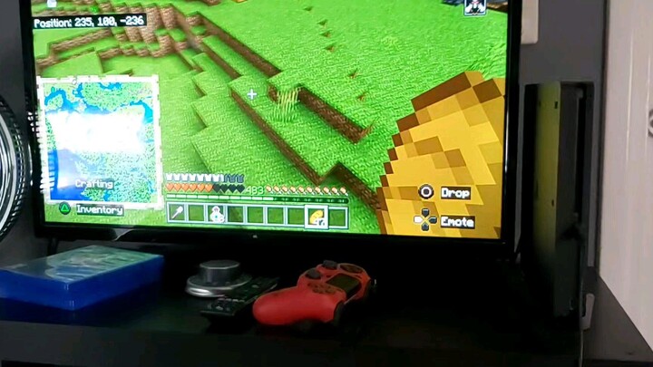 ฉันกำลังบินอยู่ใน minecraft เอาชีวิตรอด (เป็น)