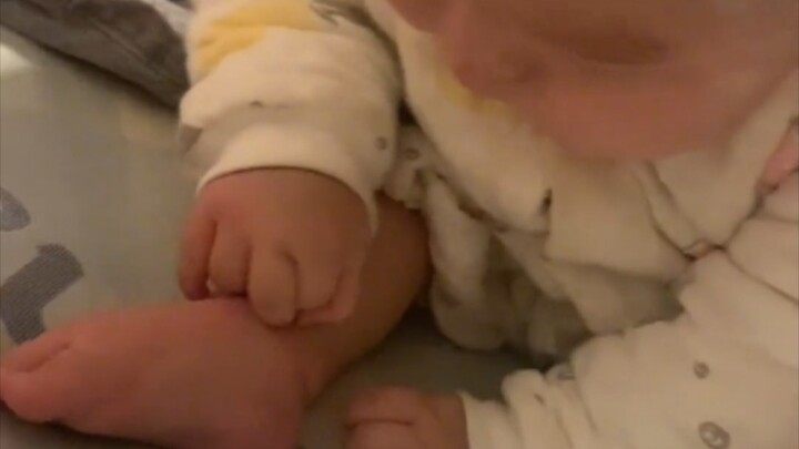 But still, the way he scratches himself is so cute!