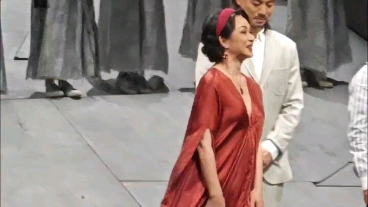 金姐的优雅真是刻到骨子里了，苍天真的欠我金姐一个女...