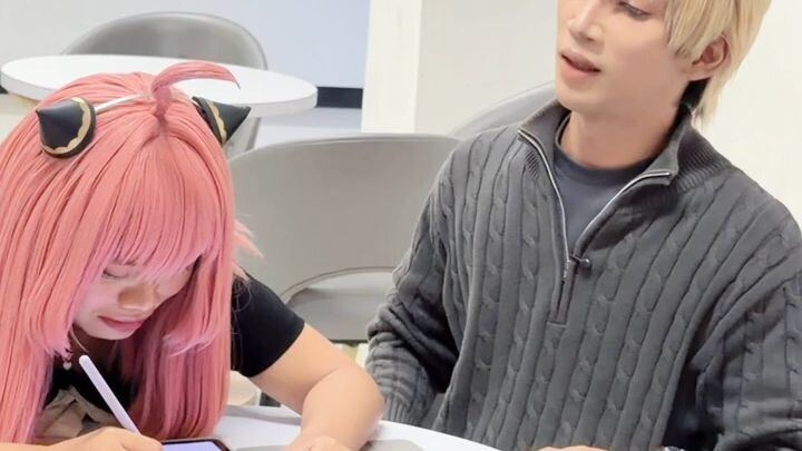 COSPLAY ANIME SAMBIL BELAJAR