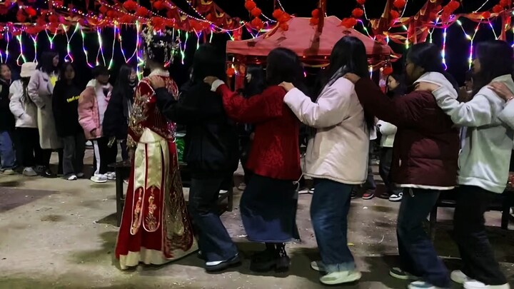 云南“企鹅舞”又来了！婚庆典礼晚会