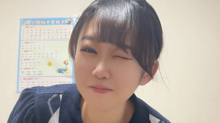 日本女友模仿王扁做个wink，献丑献丑