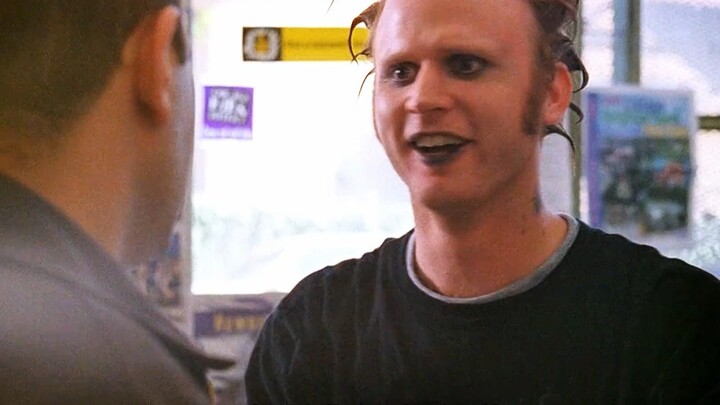 หลังจากชายคนหนึ่งถูกลอตเตอรี่รางวัลใหญ่ 100,000 หยวน เขาก็โยนสลากที่ถูกรางวัลทิ้งลงถังขยะทันที