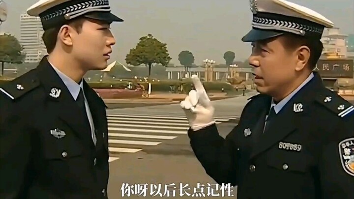 Kawan, saya turun dari mobil, kamu turun dari pos.