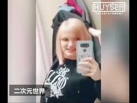 国外最近流行的“这就是我的声音”挑战：当一个人在其他地方待久了之后，口音真的会发生变化。听到最后那个小姐姐标准的Chinglish，我信了