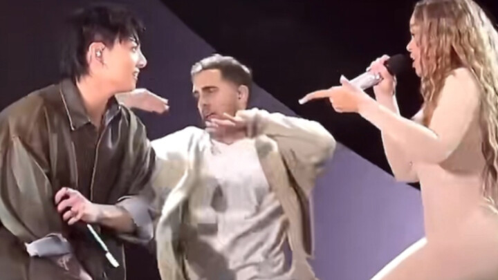 【Jeongguk】Quả Quả sợ quá haha, ánh mắt nhìn thẳng chẳng dám liếc lung tung đâu～