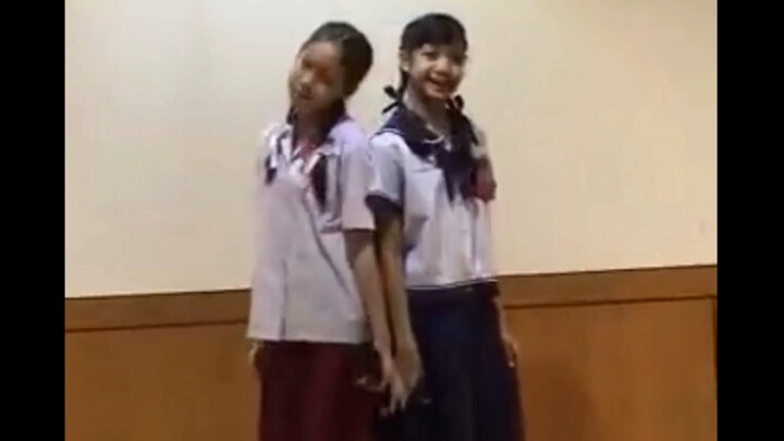 【BLACKPINK LISA】Ini pasti besar karena sering makan kegemasan!