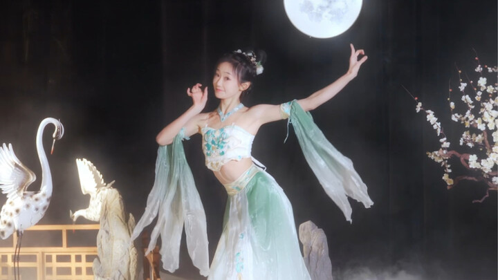 Giờ thì tôi là công chúa rồi, các vị ở đây đều đến để tranh làm phò mã sao?