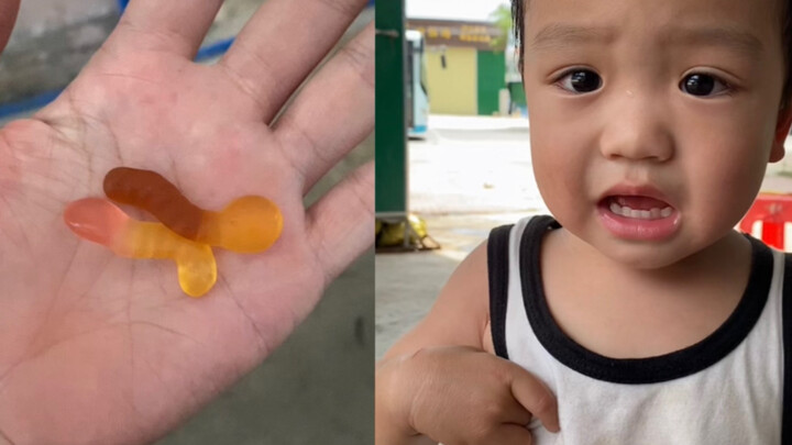 The baby ate the insect candy and realized it later and was so scared that it was hilarious, hahahah