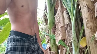 ketika gue di suruh ambil pisang Ama emak