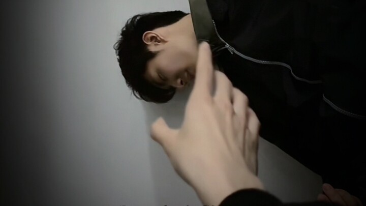 486 và Emilia bắt đầu phim và kết thúc phim