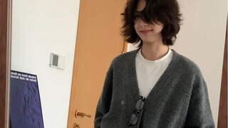 Let’s wear random clothes together!