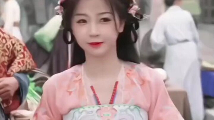 Youshuxin selalu tampil stabil saat berfoto