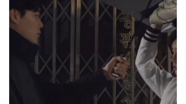 Gou Huan likes De Shan but never confesses his feelings, simply because he thinks she’s not good eno
