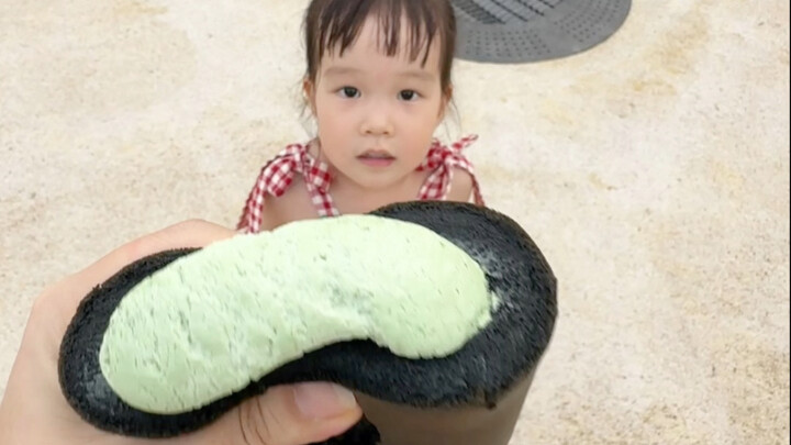 Another day where the kid’s running ahead while I’m scrambling to catch up with their mouth! Burp~