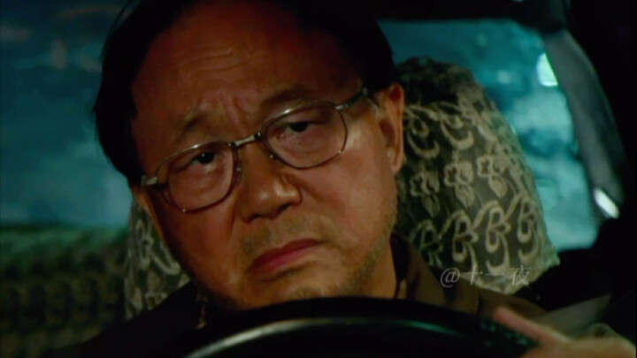 كم هو ميؤوس عالم الرجال، حتى الانهيار يحدث بصمت تام.