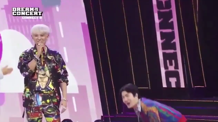 Chanyeol’s three-line poem: I like Dio.